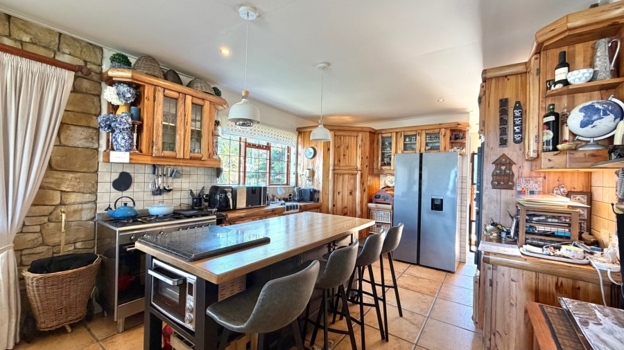 4 Bedroom Property for Sale in Heldervue Western Cape